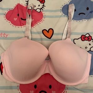 Victoria’s Secret bra 38DDD lightly lined